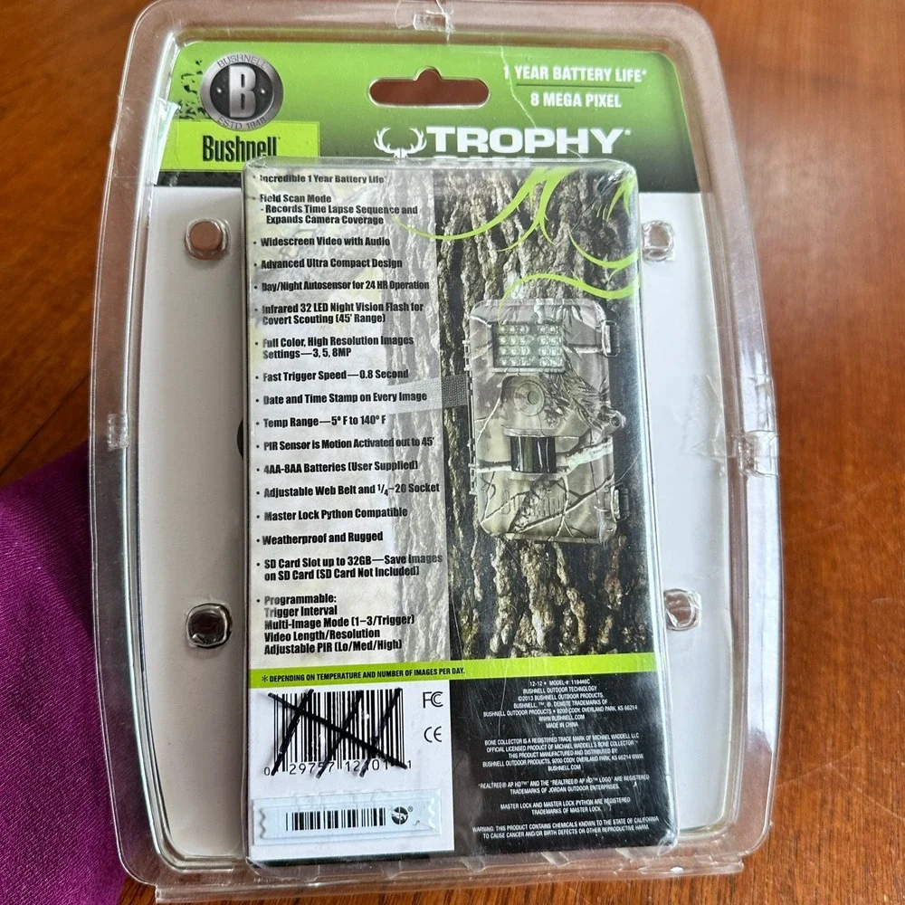 Bushnell Bone Collector Trophy Cam 8MP Trail Camera Realtree Camo No Charger